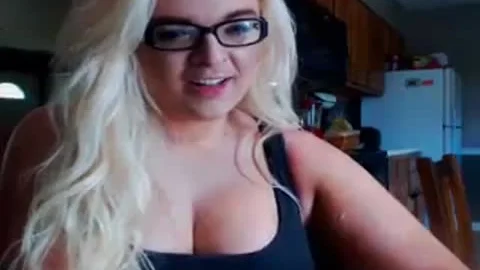 Handjob in company with trans live on cam