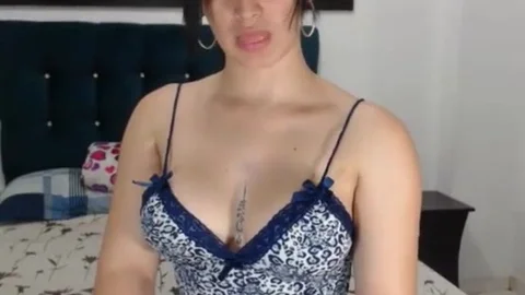 Rabuda Mostrando O Cuzinho Na cam