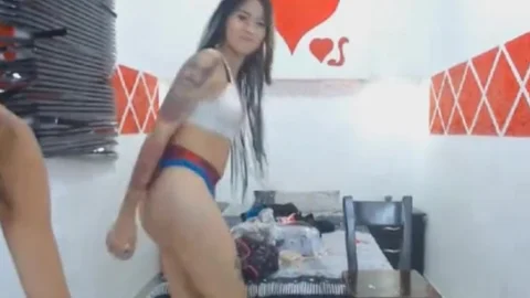 juicy tranny Twerking Her moist big arse