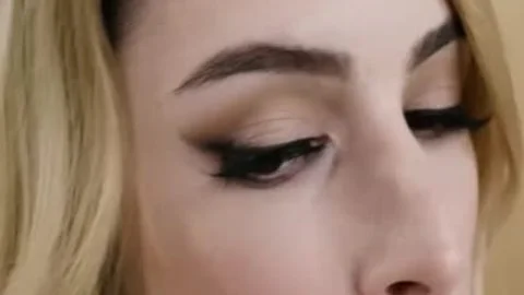 charming Tbabe Casey Kisses Gives Gagging blowjob