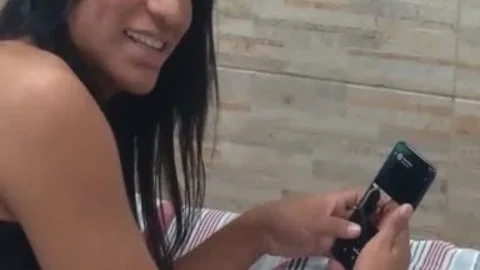 Rosy Pinheiro Faz Uma Suruba Com Suas Fãs Fernanda Lorranny, Gabriela Muniz E Sofia Milena Que São Assinantes E Acompanham Seus Status Do WhatsApp.