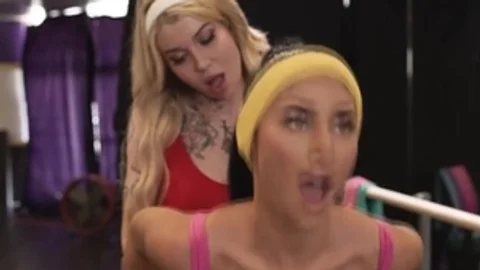 shemale Gracie Jane fucks Queenie Sateen On Stage