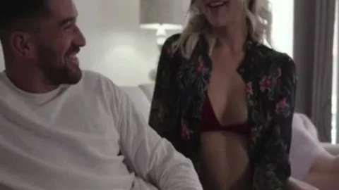 skinny lady-man Emma Rose Moutns A Bigcock Up Her Ts ass