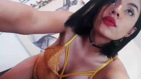 nasty latin chick Stroking