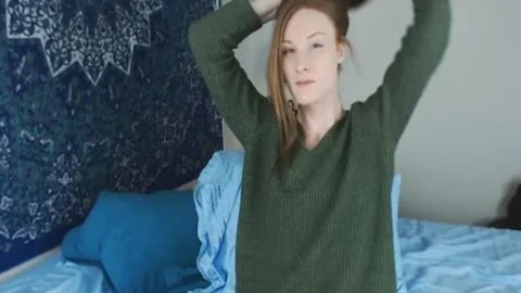 pretty girl With juicy Feet bangs Herself Until she Cums