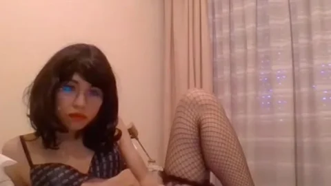 asian Ladyboy 10-Pounder Play