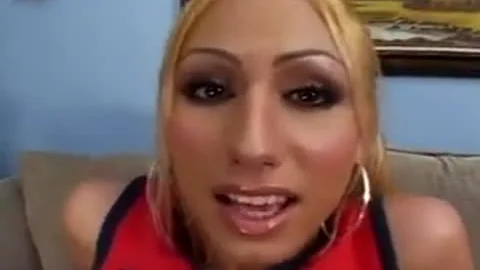 beautiful blonde gets screwed