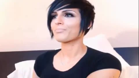 TS brunette Beauty Michelle On web camera
