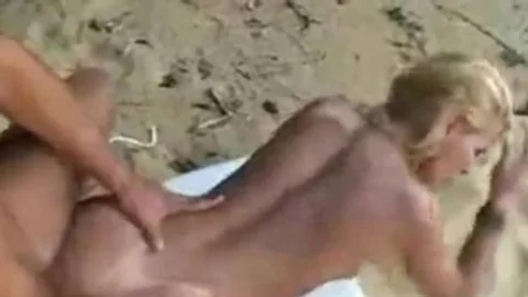 Tayla nails In The Beach