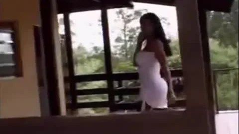 Yasmine nailing guy