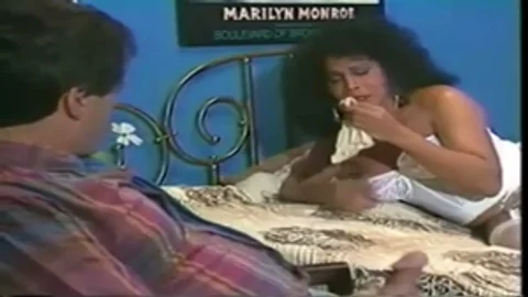 Watch And enjoy awesome Vintage lady-man Queen