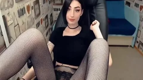naughty girl ( Evelyn_213)