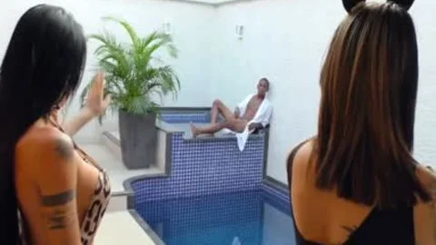 wicked trannies Nicolly Pantoja And Vitoria Neves Lure A guy Into sofa
