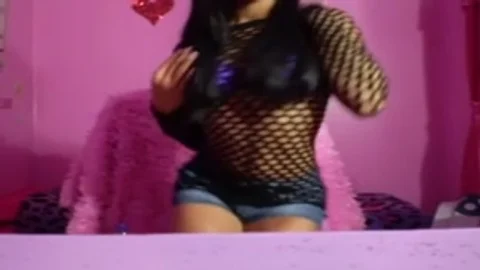 concupiscent chick Masturbating And Dancing