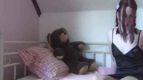 brunette hair girl Sucks lady-man's rod After that babe Ate Her vagina