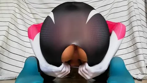 Spider-Gwen Trap fake penis Play And sperm