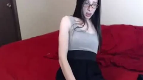 Nerdy Trap shoots sperm In Own Face