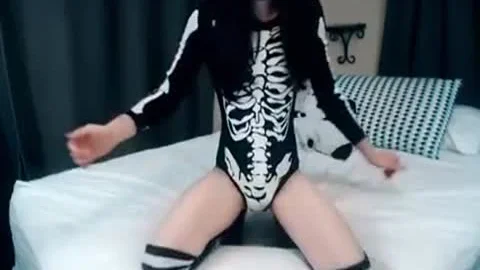 Goth Cums In Her Own Face